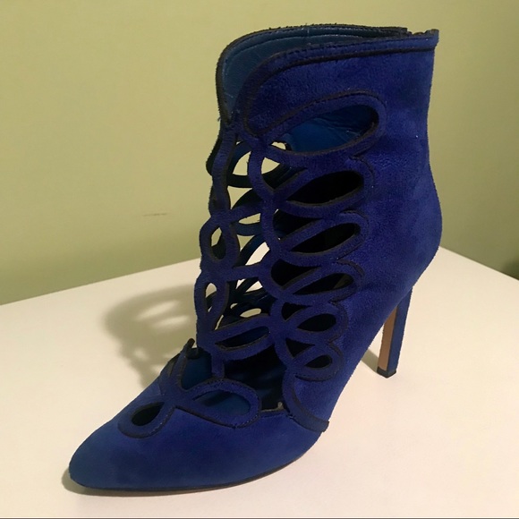 Chelsea and Zoe Pearl Booties - Picture 4 of 4